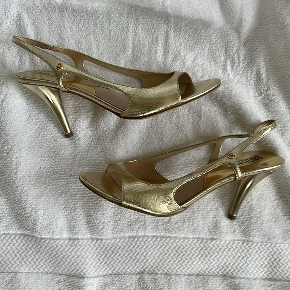 Michael Kors Light Gold Peep Toe Heels - Picture 2 of 10